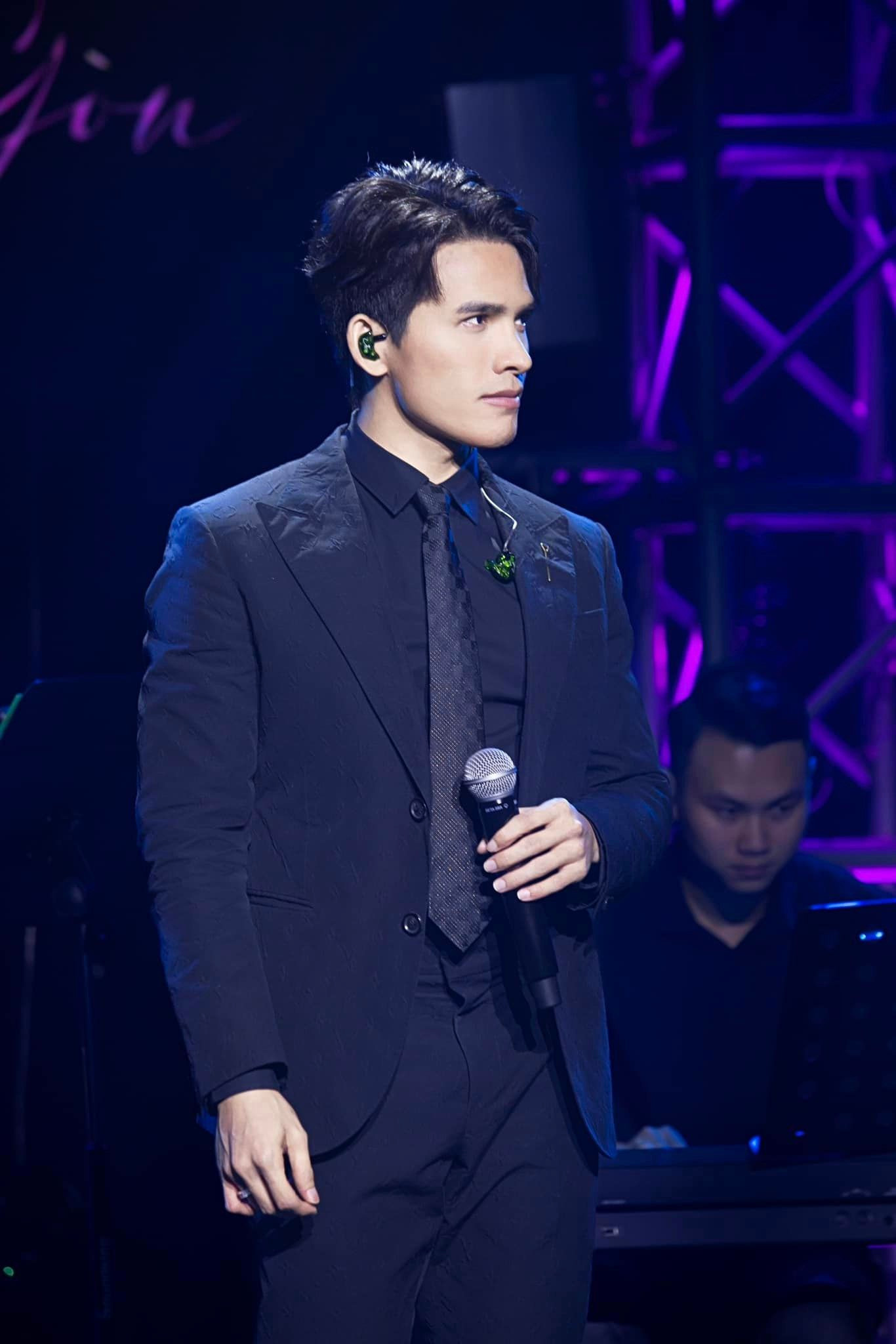 Ca sĩ Quốc Thiên