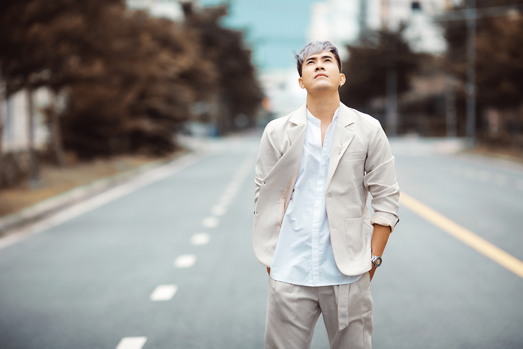 Ca Sĩ Thanh Hưng Là Ai? Hé Lộ Tiểu Sử, Đời Tư Và Hành Trình Âm Nhạc