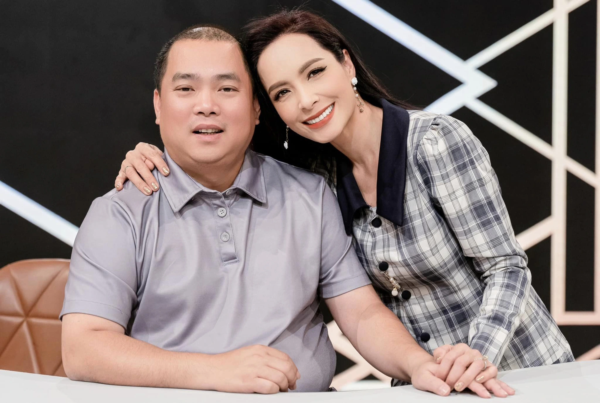 Nhạc sĩ Nguyên Khang và vợ